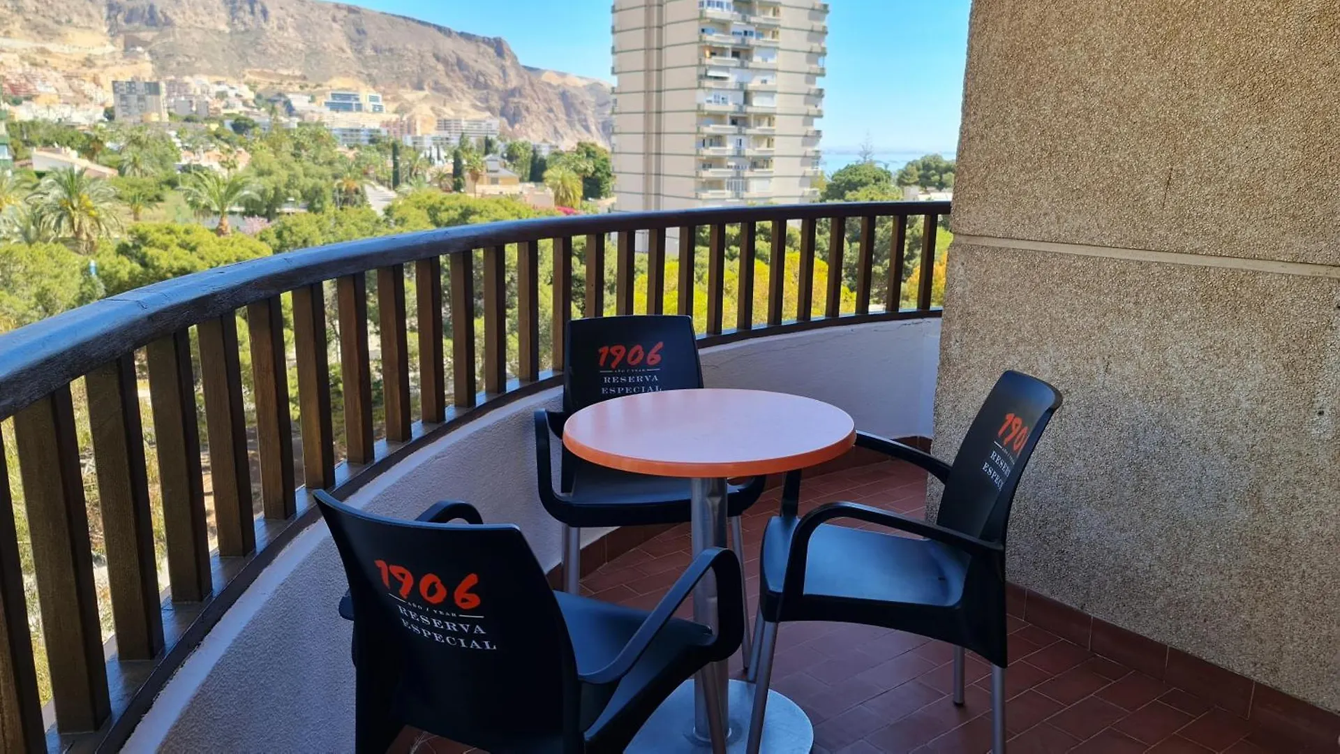 Apartment 3 Dormitorios, 2 Camas De 150 Y 2 De 90, Piscina Y Mar Almeria