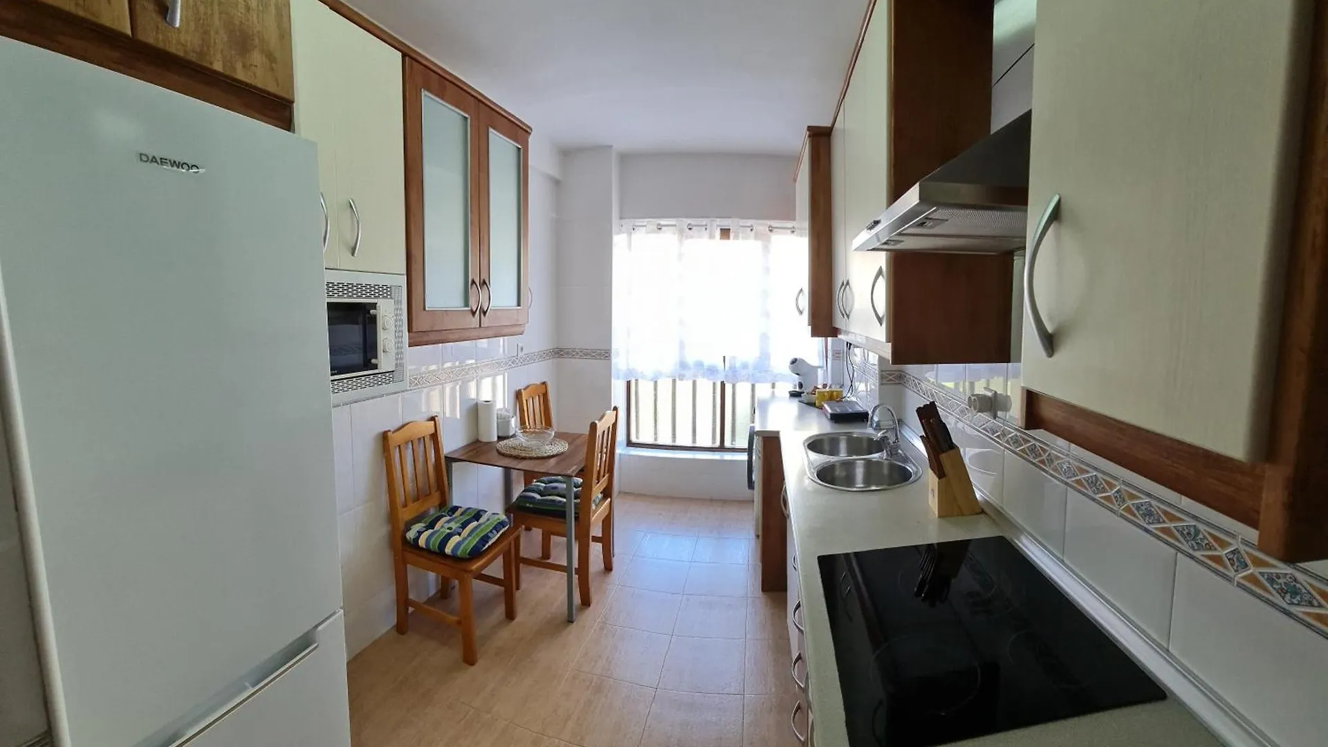 Apartment 3 Dormitorios, 2 Camas De 150 Y 2 De 90, Piscina Y Mar Almeria